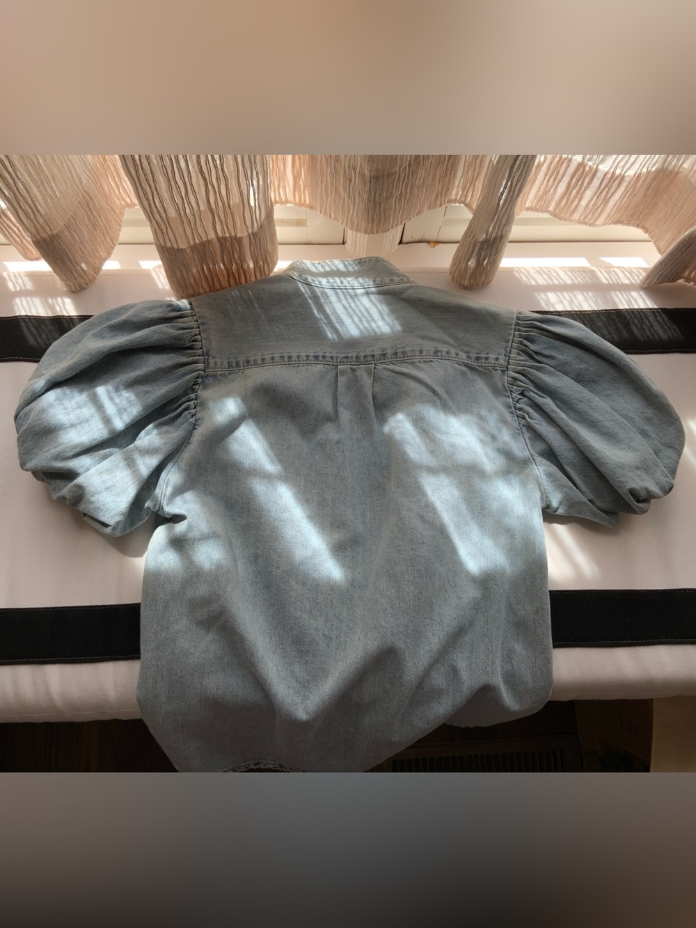 FRAME Pleated Puff Sleeve Denim Shirt | Light Wash | NWT | Size XS - Picture 5 of 6